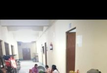 ব্যারাকপুরের কাঁপায় গেজেটেড অফিসাররাও বিনে পয়সায় রেশনের কেজি কেজি চাল – গম ঘরে তুলছেন !